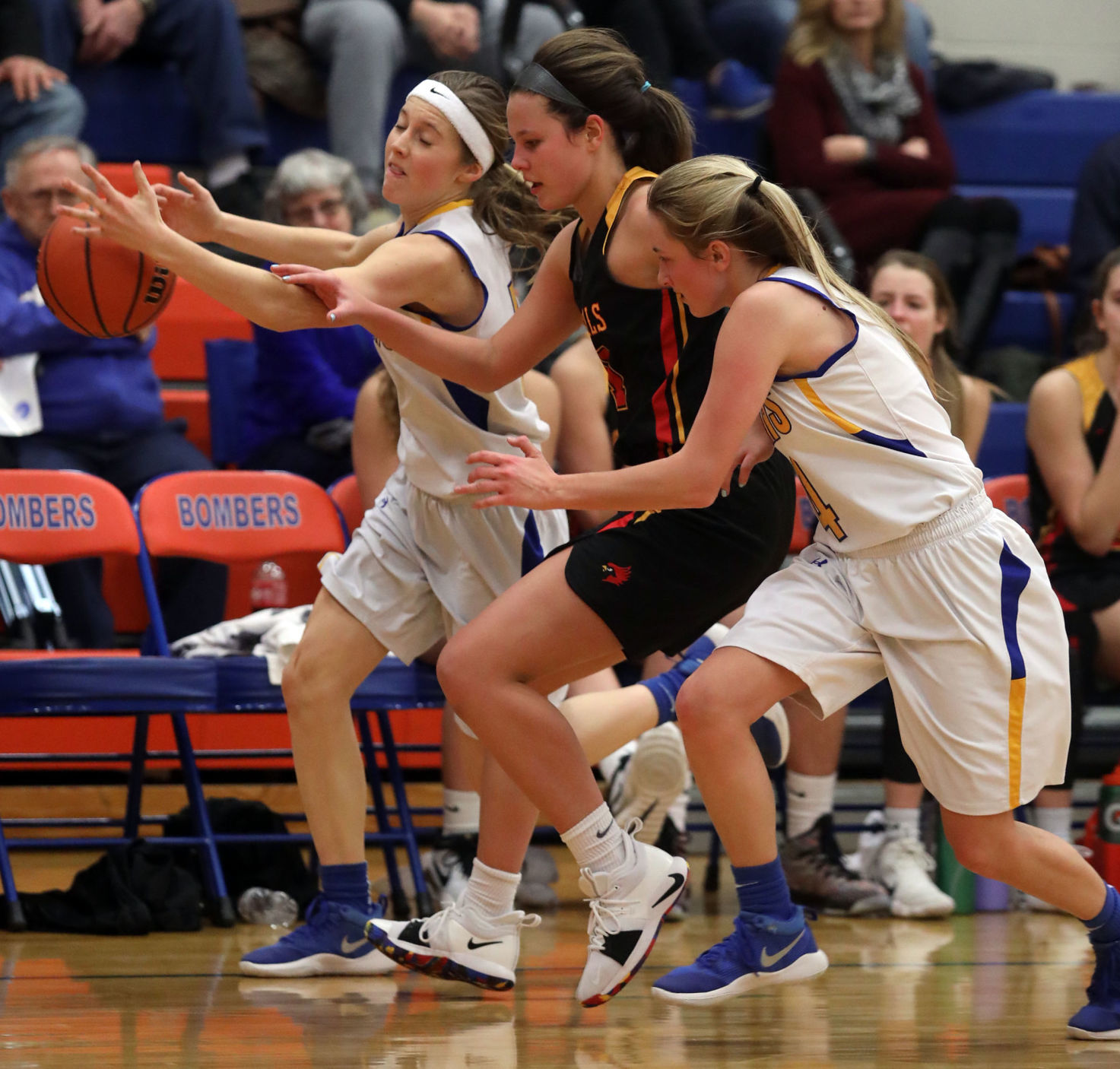 Warrensburg Latham vs Maroa Forsyth girls basketball 10 1.2.19.jpg